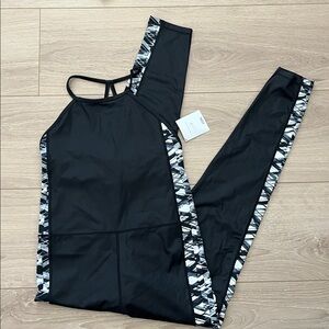 Victoria's Secret Large Victoria Sport Fitness Romper Bodysuit One piece